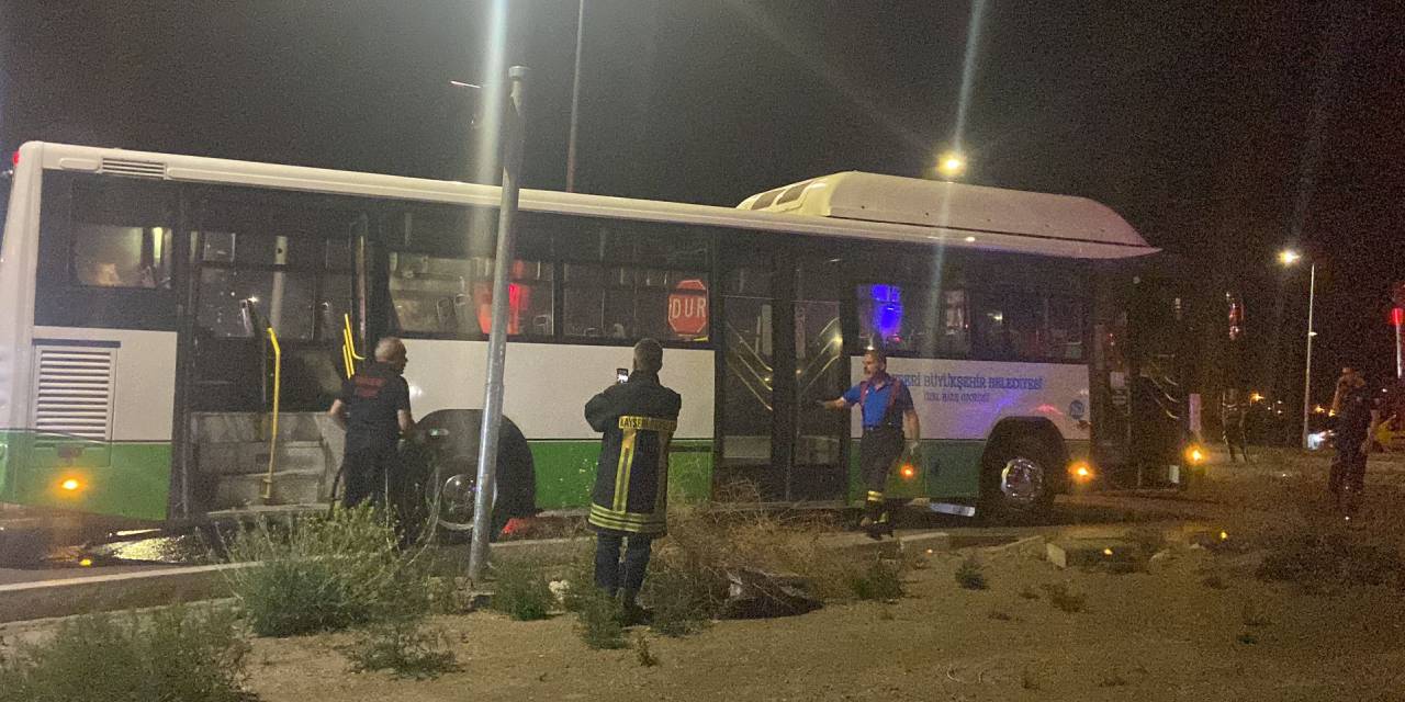15 yaşındaki çocuk, halk otobüsünü kaçırdı! 5 km'lik kaçış kazayla bitti