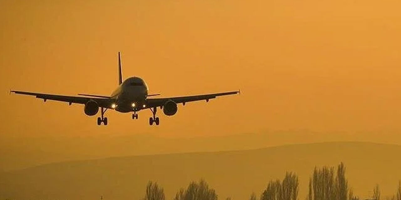 Bodrum-Glasgow Uçağı, Kapıyı Açmaya Çalışan Yolcu Yüzünden Acil İniş Yaptı