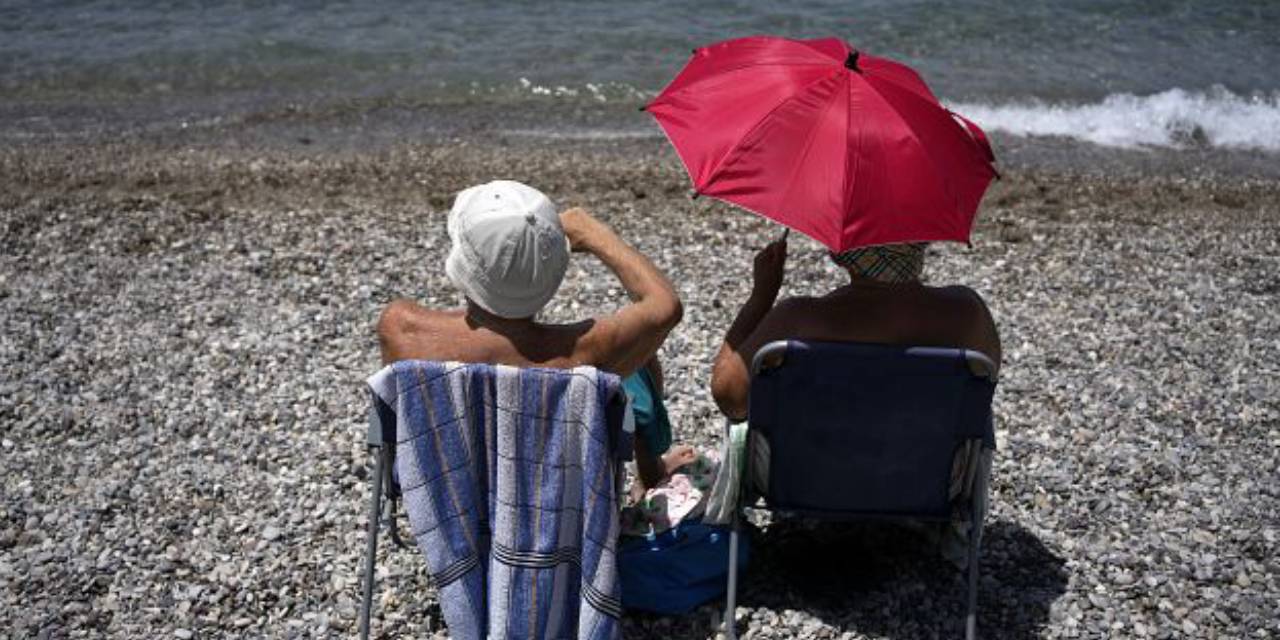 Akdeniz'de 'Yaz Tatili' Bitiyor mu? Tatilcilerin Yeni Gözdesi Daha Serin Ülkeler Oldu