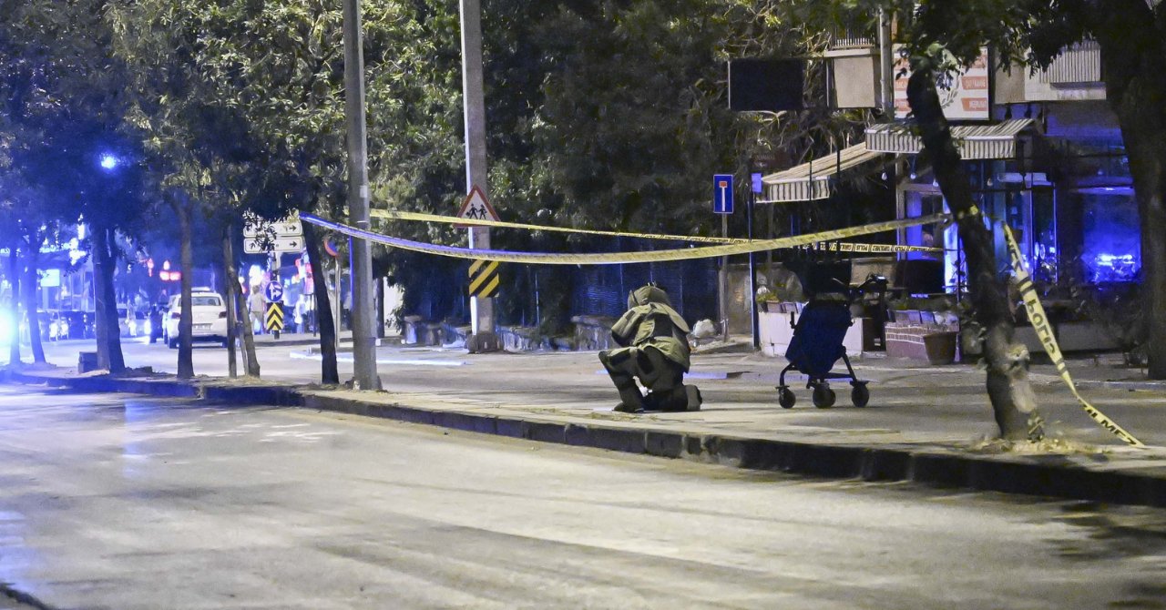 Başkentte Bomba Alarmı! Kuşkulu Çanta Fünyeyle Patlatıldı