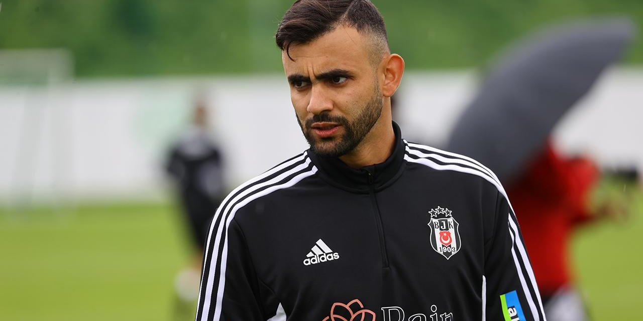 Beşiktaş Açıkladı: Rachid Ghezzal'ın Ailesi Kaza Geçirdi