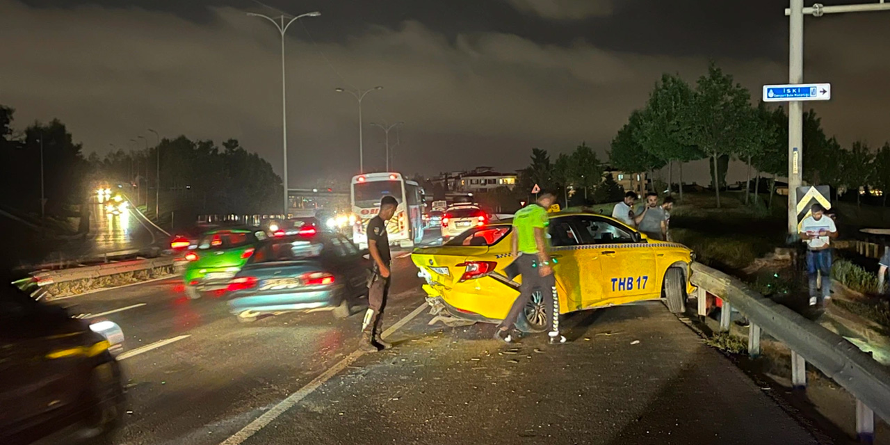 Ticari Taksiye Çarpıp Bir Kişiyi Yaraladı! O Şoför Olay Yerinden Bu türlü Kaçtı